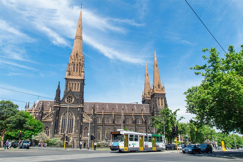 Nhà Thờ St Patrick Melbourne: Kiến Trúc Gothic Nổi Bật