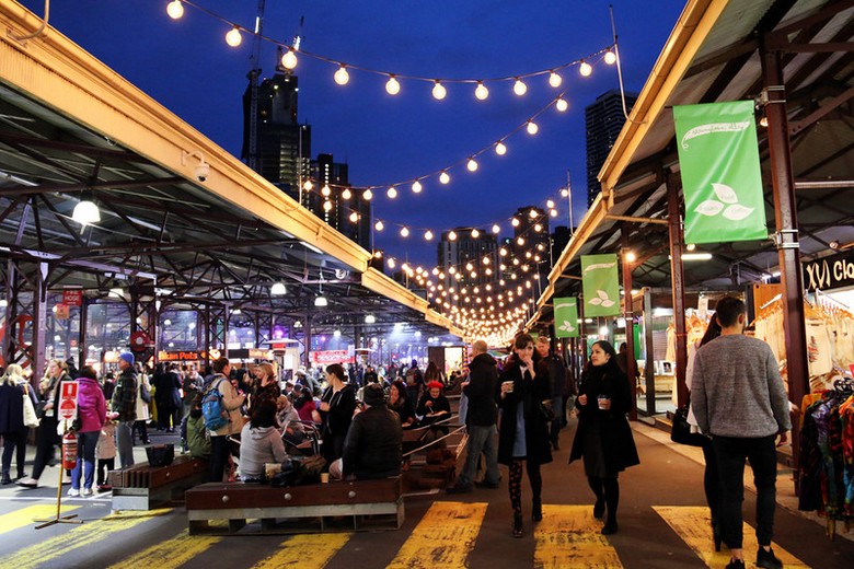 Queen Victoria Market Melbourne: Khám Phá Khu Chợ Nổi Tiếng